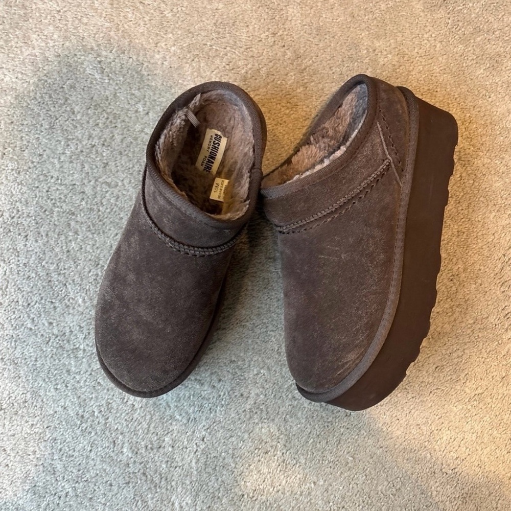 Cozy Women’s Suede Platform Slip-On Clog - Brown